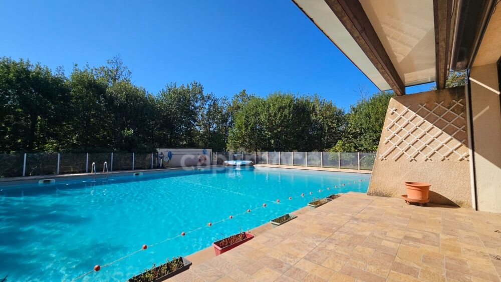 à vendre  Propriété/château Hyères (83400)