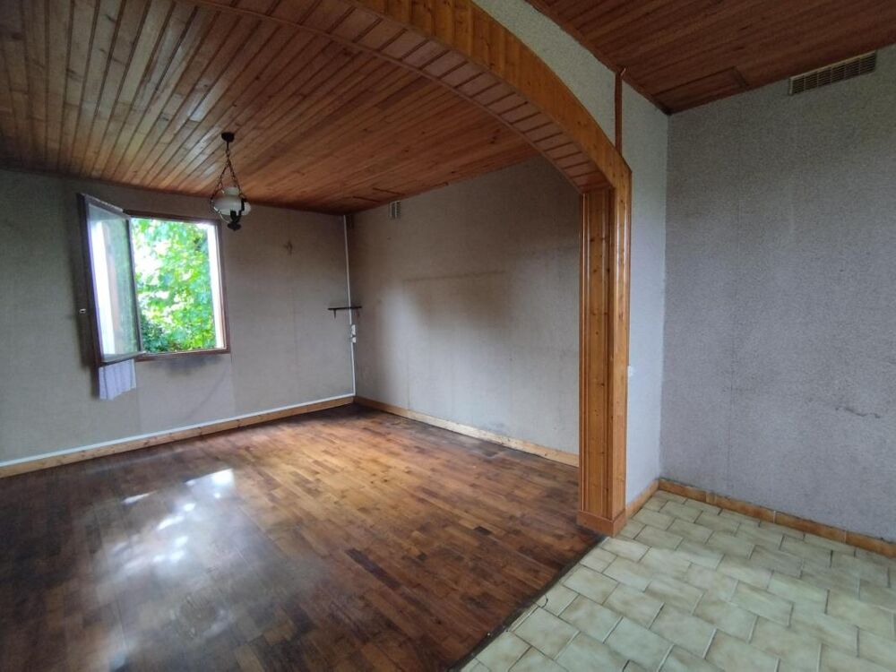 Vente Maison Taponnat, La Rochefoucauld, maison 83 m² avec dépendances et terrain clos 1725 m² Taponnat fleurignac