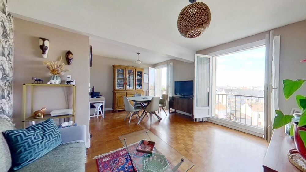 À VENDRE  Appartement 3 pièces traversant et lumineux avec balcon aux portes de Paris