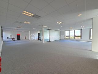   Implanté au 4? étage de l'immeuble Cyber Place, d'une surface totale de 362,10 m² Cesson sevigne