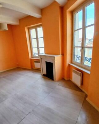  Immeuble à vendre 10 pièces 180 m²