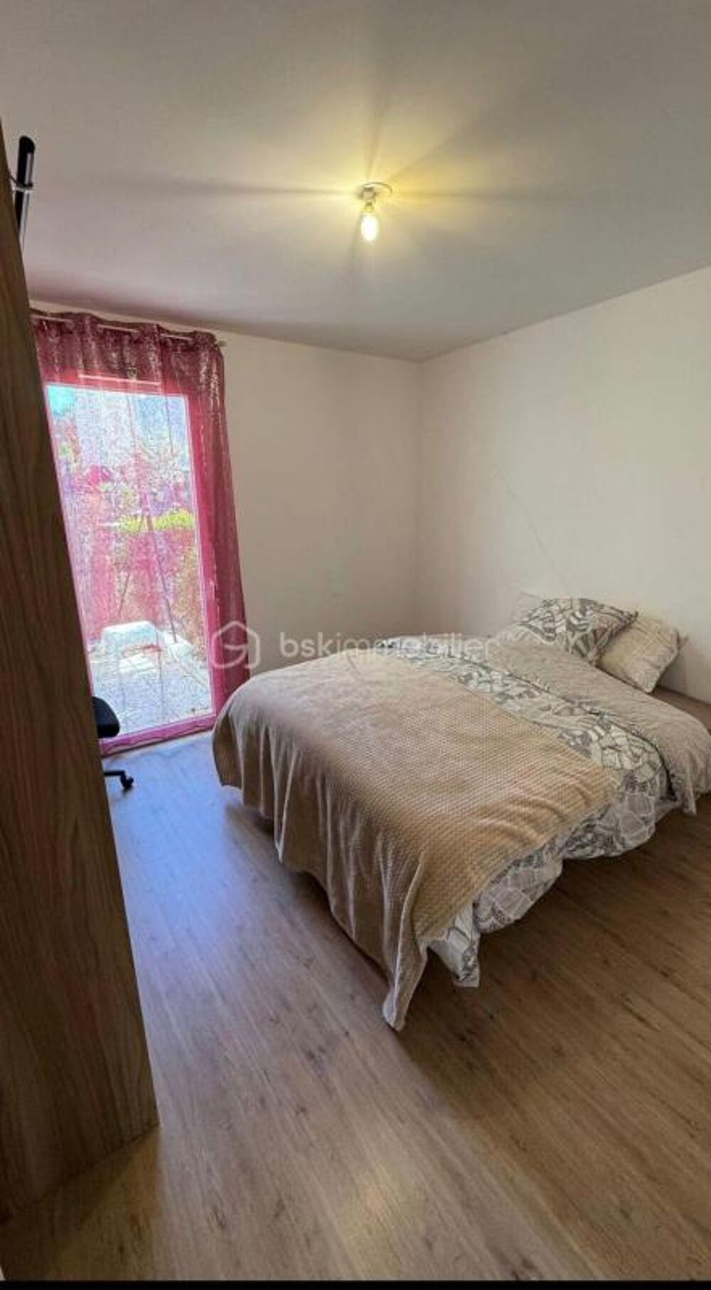 Location Appartement Charmant appartement moderne avec terrasse et parking privatif ! Grans