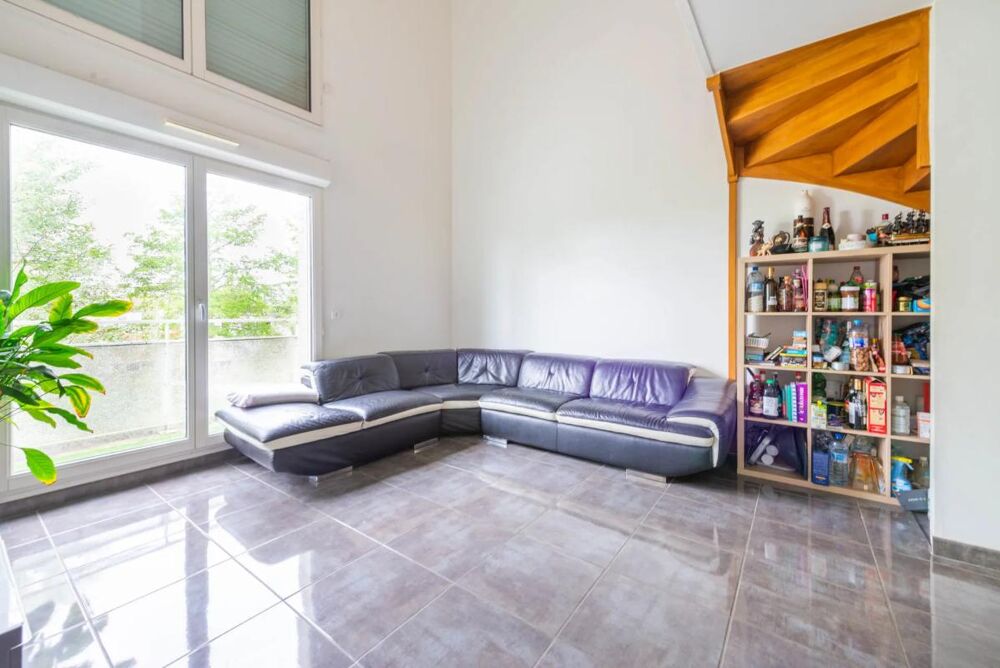 Duplex lumineux 4 pièces à Stains avec extérieurs