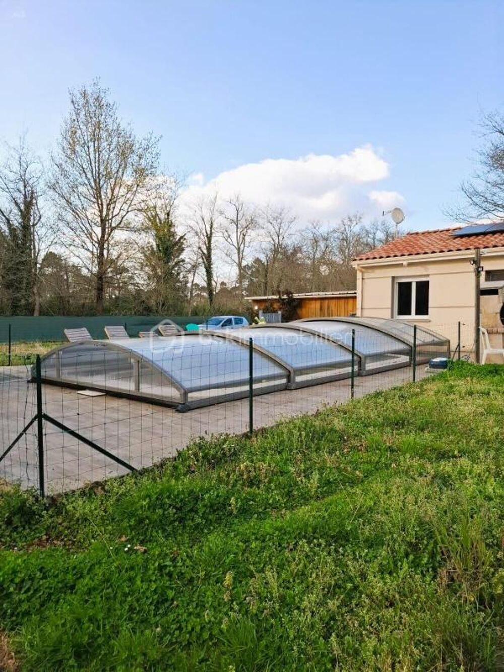 Maison contemporaine 4 chambres avec piscine et terrain de 1847 m²
