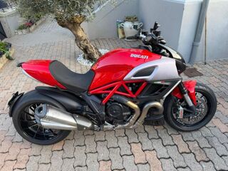 DUCATI 2012 occasion 70000 Navenne