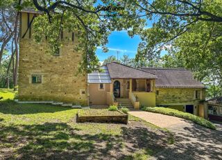  Proprit/chteau  vendre 7 pices 250 m