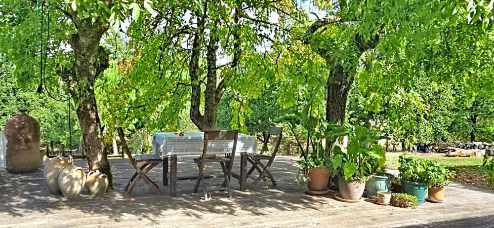 Vente Maison Propriété en pierre de 280 m², sur un beau terrain de 1.3ha Saint etienne de puycorbier