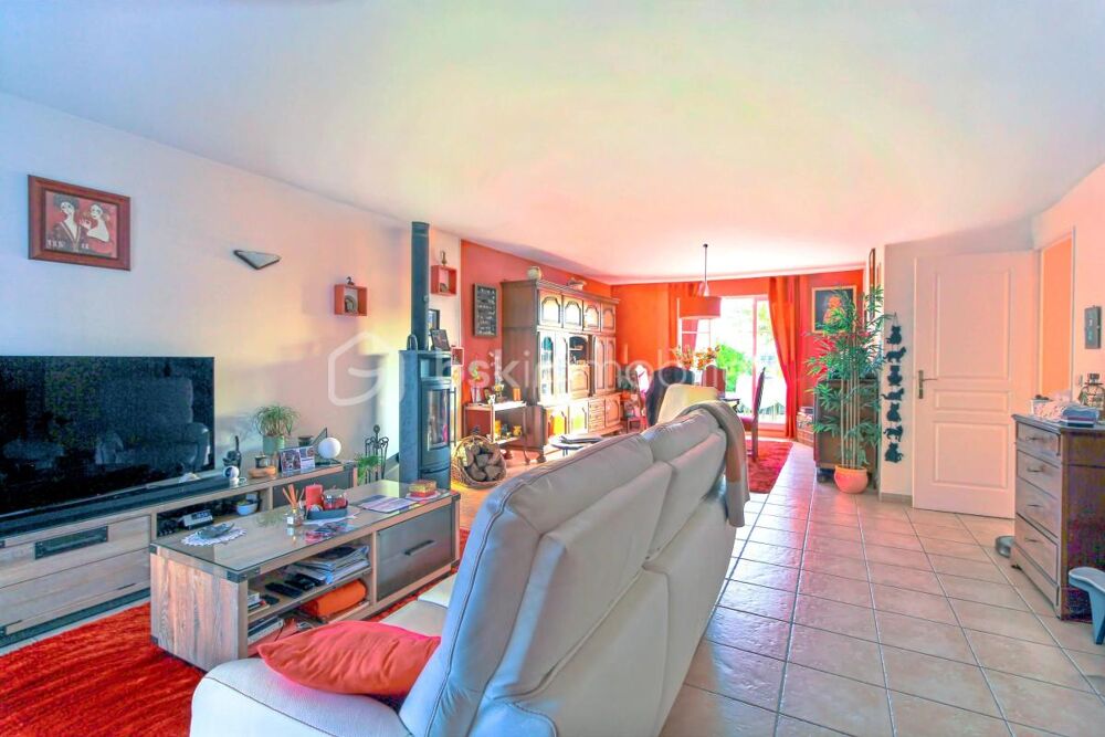 OSNY  Maison familiale non mitoyenne avec garage double, au calme et sans vis-à-vis