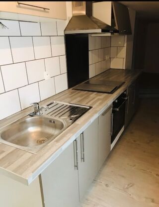  Immeuble à vendre 15 + pièces 270 m²