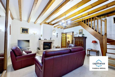   Is-sur-Tille  Maison familiale parfaitement entretenue avec beaux volumes Maison - 5 pice(s) - 129 m