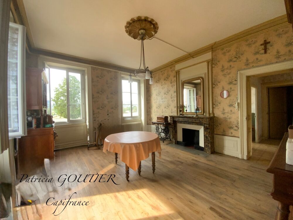 A SAINT FORGEUX LESPINASSE (42) MAISON DE CARACTERE de 200 M2 avec DEPENDANCES et terrain clos de 8400M2
