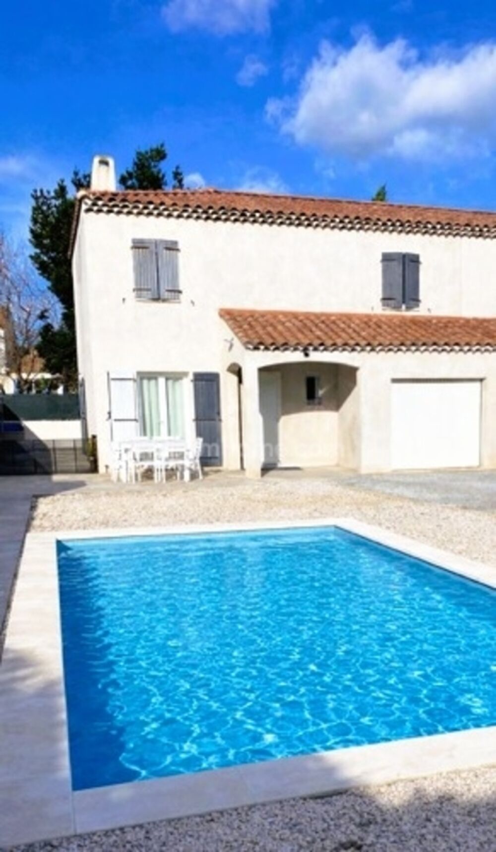 VILLA TYPE BASTIDE AVEC PISCINE & GARAGE!