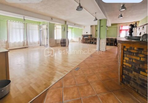  *-À VENDRE – MURS ET FOND DE COMMERCE *- EMPLACEMENT RARE À DEUX PAS DU PLAN D'EAU*- 