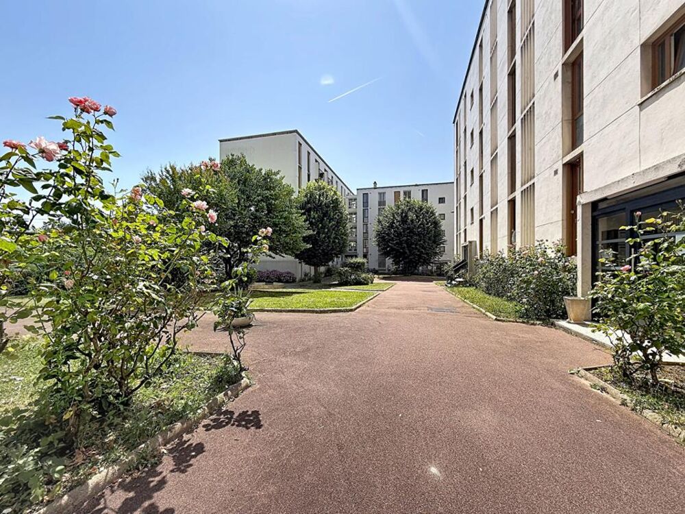 Vente Appartement Grand appartement familial 70 m²  avec parking et cave proche métro Villejuif