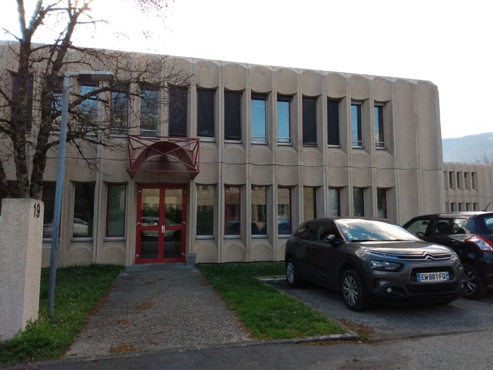   Dpt Isère (38), à louer bureaux  59 m² à MEYLAN Meylan