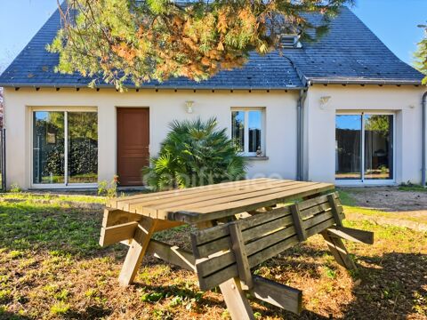   À 25 minutes de Tours, pavillon familial avec piscine et vue sur la campagne Maison - 4 pièce(s) - 102 m²