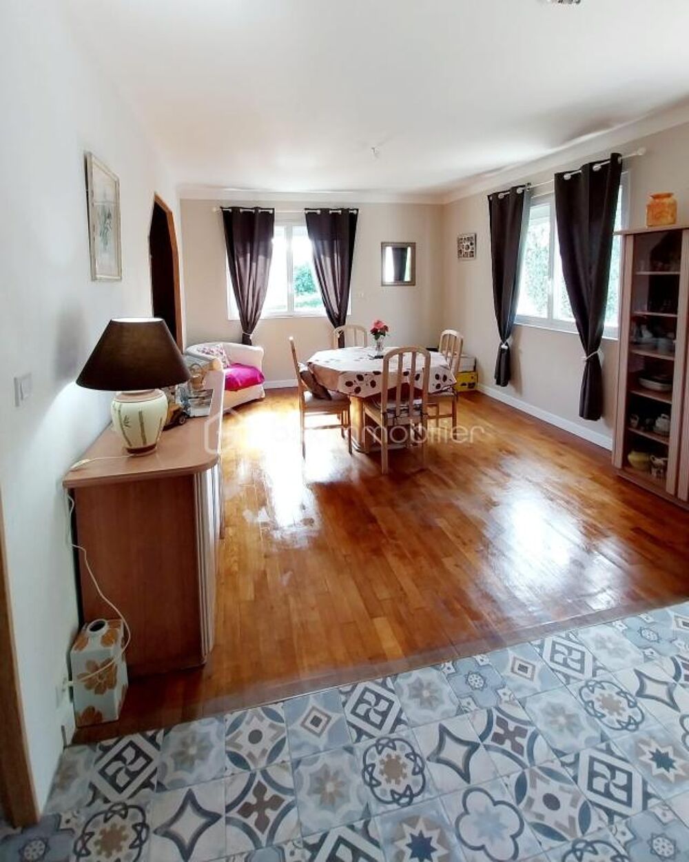 Maison de charme des années 50 rénovée avec jardin paysager à REUGNY