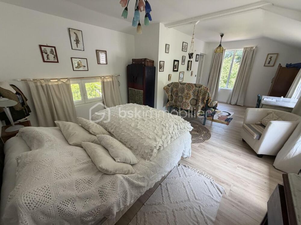 à vendre  Propriété/château Magny-les-Hameaux (78114)
