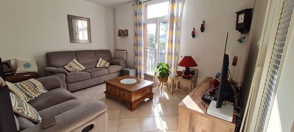 NIMES à vendre T5 de 84 m² 3 chambres, garage individuel, balcon, jardin commun, parking