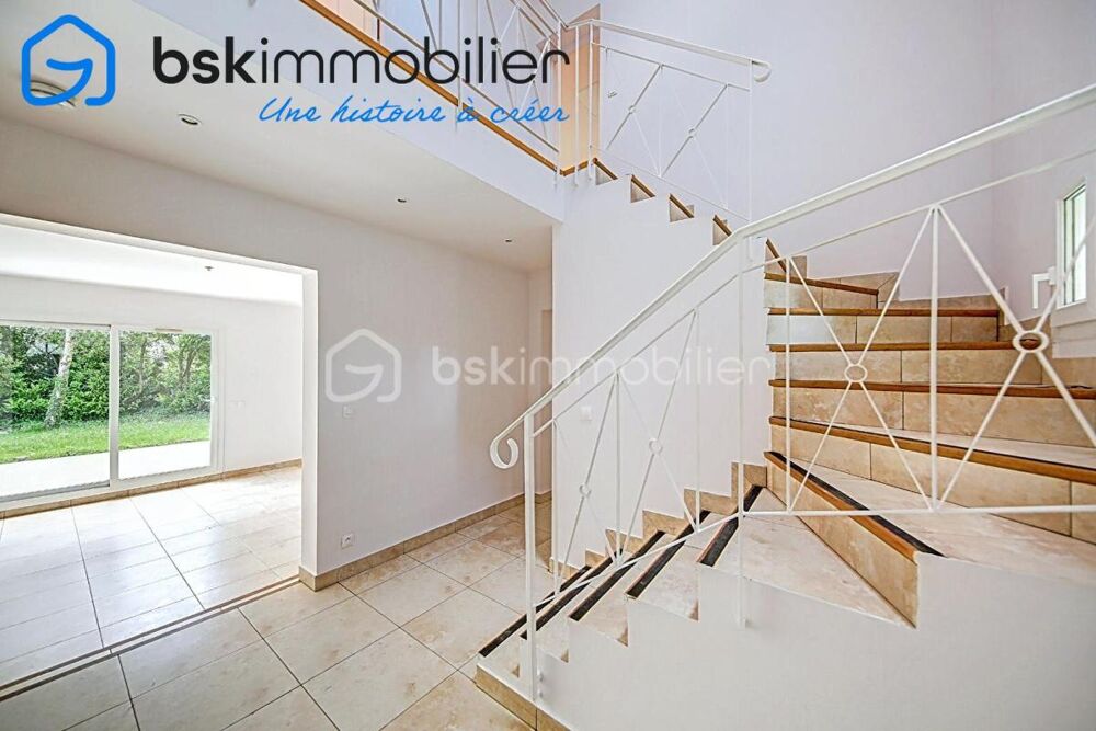 à vendre  Propriété/château Feucherolles (78810)