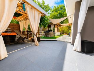  Maison à vendre 8 pièces 239 m²