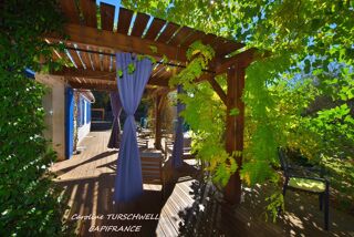 Vente Maison ROCBARON (83) - TRES JOLIE MAISON DE PLAIN PIED SUR 700 M² - 3 CHAMBRES - GRAND GARAGE - 2 CABANONS EN DUR Rocbaron