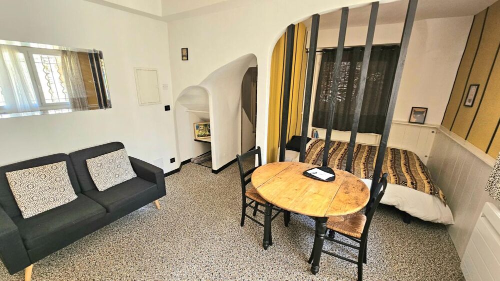 Studio avec caves au coeur du village de Claviers ? Idéal investissement ou pied-à-terre
