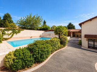 Maison 5 pièces 160 m² · à Maringes · 160 m² · 370 000 €