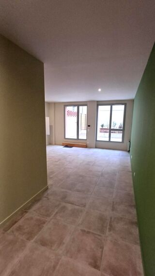  Appartement à louer 3 pièces 74 m²