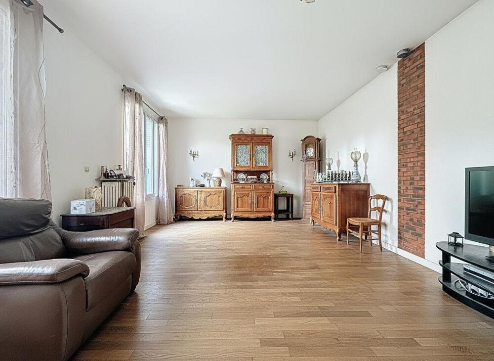 Vente Maison Maison  4 pièces de 126  m2  de surface.  85 m2  habitables quartier  GUIPONS Villejuif