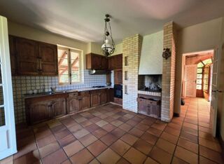  Maison  vendre 4 pices 235 m