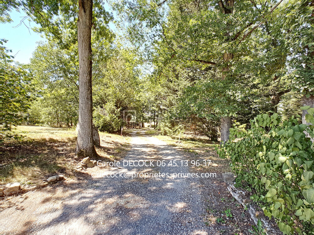 VILLA AVEC UNE PISCINE JOLI UN PARC !