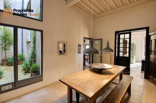  Hôtel Particulier à vendre 10 pièces 316 m² Uzes