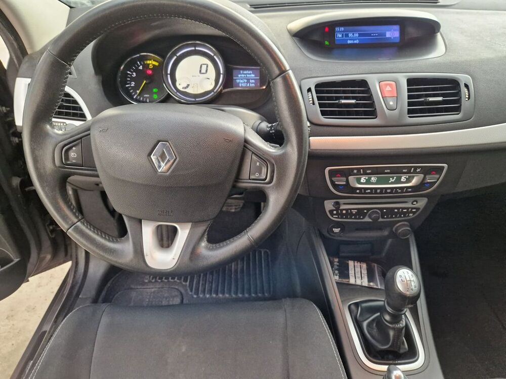 M&eacute;gane Coup&eacute; III 1.5 DCI 105 DYNAMIQUE 2009 occasion 06640 Saint-Jeannet
