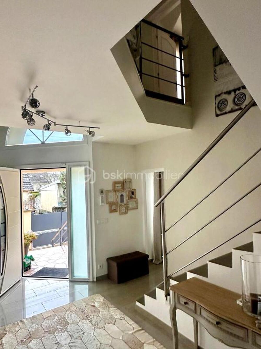 argan  Secteur Poudrerie  À 5 min du RER B Maison contemporaine  200 m²  Matériaux de qualité