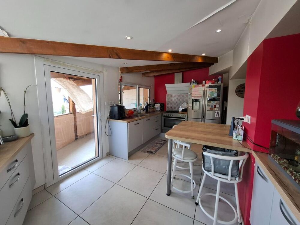 Vente Maison Maison à vendre - 5 chambres - 119 m² habitables + 150 m² dépendances - Fort potentiel locatif - 307 000 € - Saint-Maurice (6327 Saint maurice