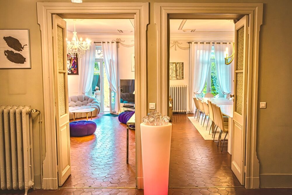 Maison de caractère au coeur dAlès à vendre 12 pièces ALES (30)