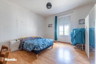  Immeuble à vendre 15 + pièces 702 m²