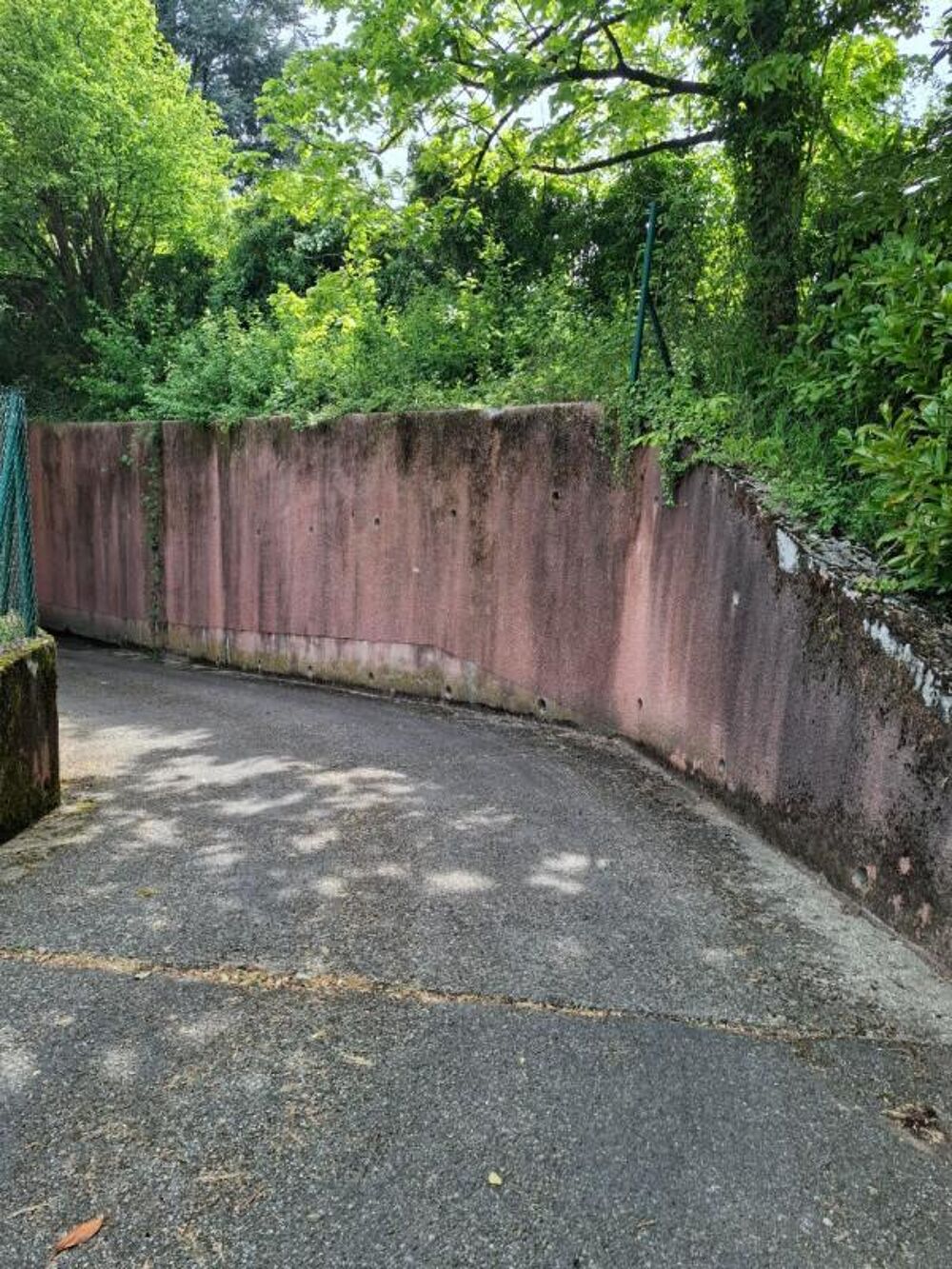 Location Parking/Garage Garage à louer 33.20  CC à Champagne-au-Mont-d'Or Champagne au mont d or