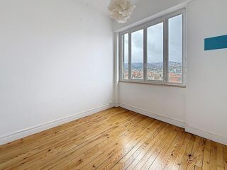  Appartement à louer 4 pièces 71 m²