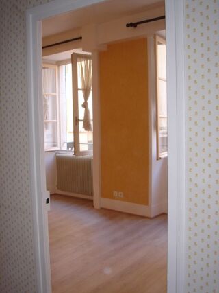  Appartement à louer 4 pièces 120 m²