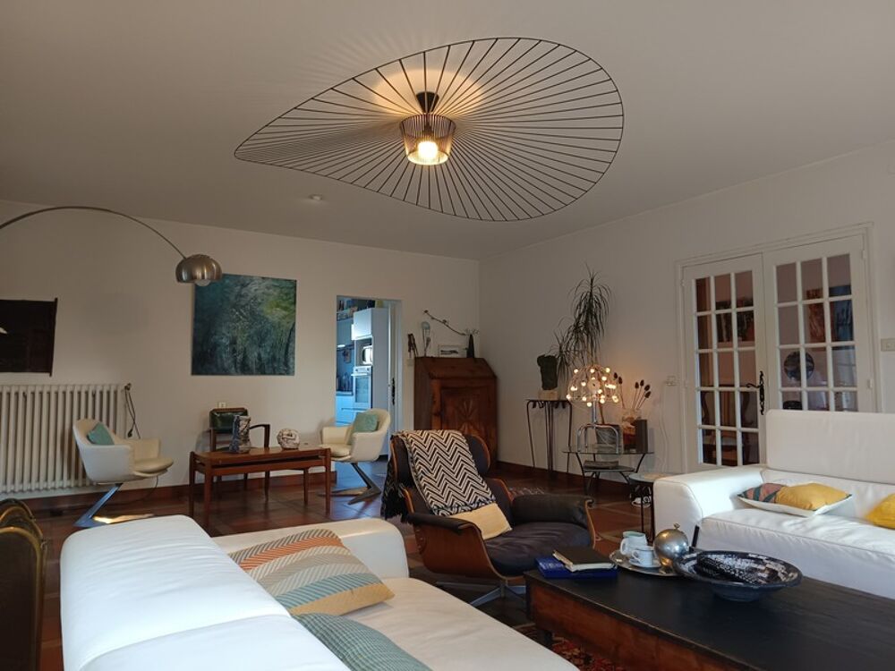 Vente Propriété/Château BELLE DEMEURE DE PLUS DE 300 M²  AVEC PISCINE DANS UN CADRE IDYLLIQUE  SUR ENVIRON 2 HECTARES Nogaro