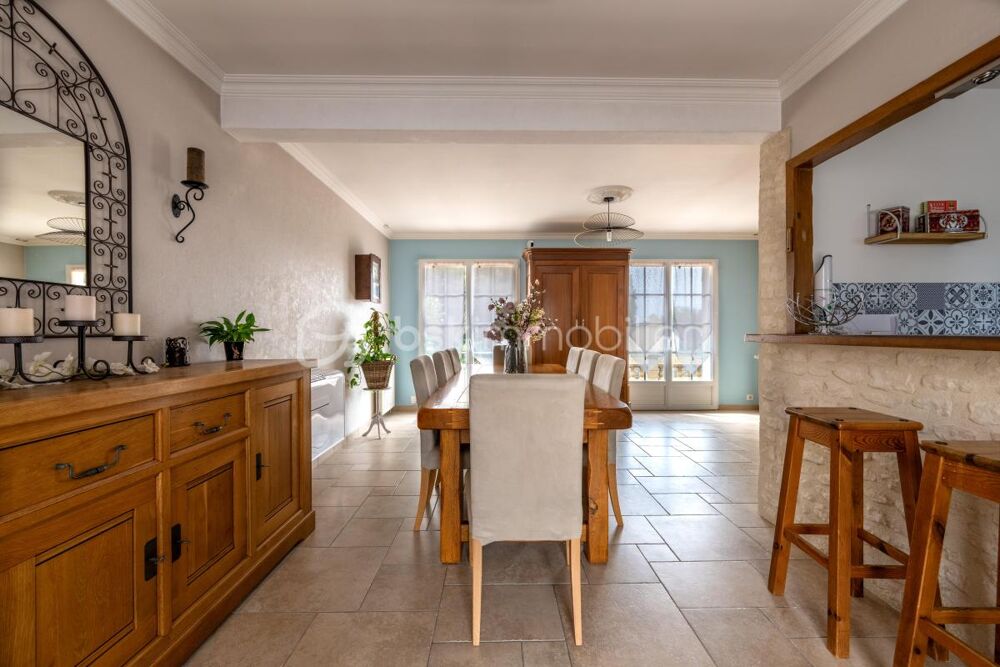 Maison 142 m² - 7 pièces  Terrain 3 554 m²  Niherne