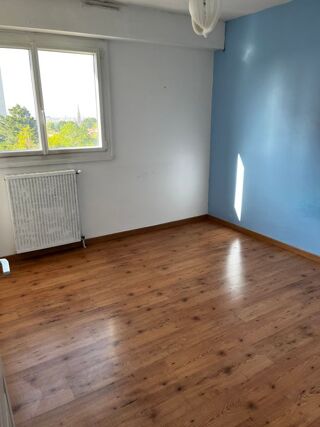  Appartement à louer 3 pièces 81 m²