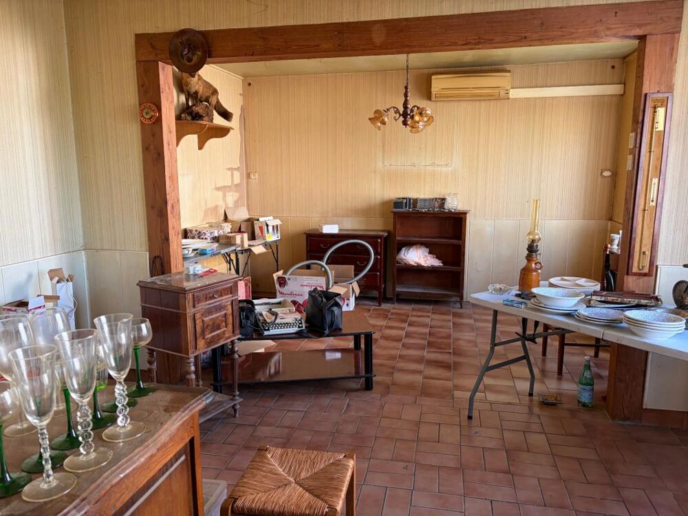 MAREUIL SUR LAY DISSAIS 85320 CALME ABSOLU AVEC TOUT A PIED MAISON A RAFRAICHIR AVEC GARAGE A PRIX FOU