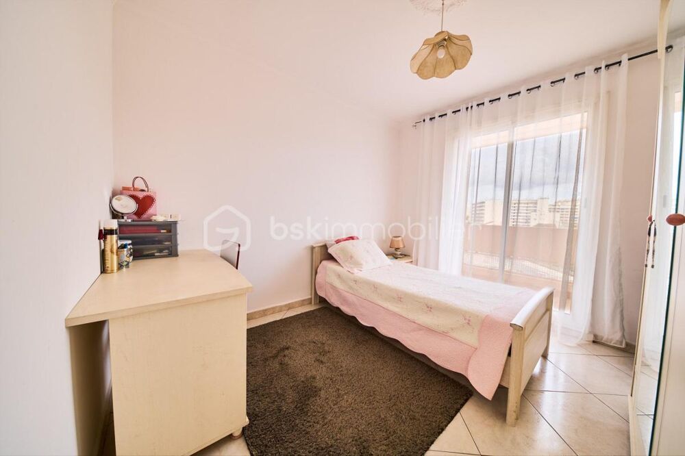 Vente Appartement Grand T4 de 92 m², 3 chambres, Résidence sécurisée, Balcon, Aucun travaux Toulon