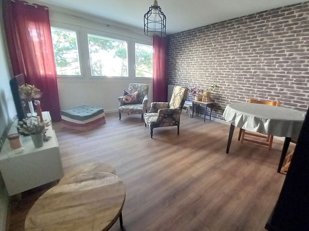 LAVAL CENTRE-VILLE  Appartement 80 m² entièrement rénové avec balcon, parking et ascenseur