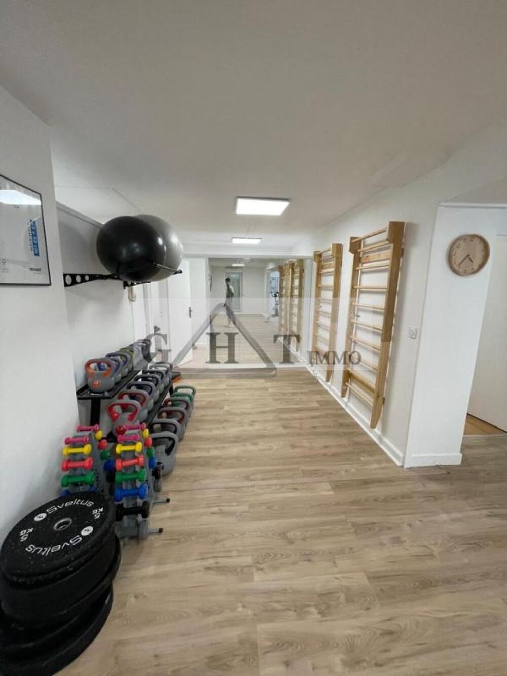   Local professionnel de 150 m² à Melun, idéal pour kiné Melun