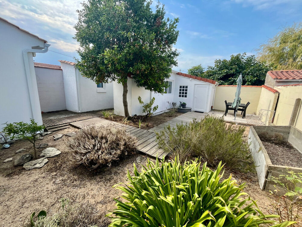 LA FAUTE SUR MER (85) PROCHE OCEAN VILLA PLAIN PIED AVEC 2 LOCATIFS SAISONNIERS INDEPENDANTS SUR 400M²