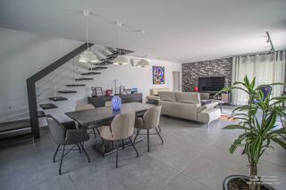  Maison  vendre 4 pices 157 m